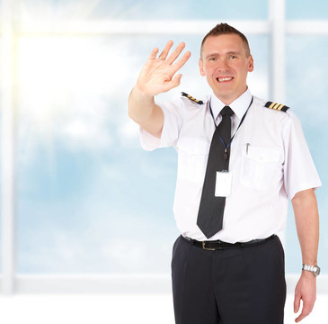 航空公司的飛行員揮手