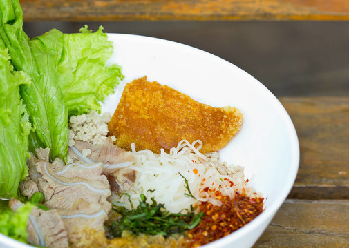 肉片米粉湯