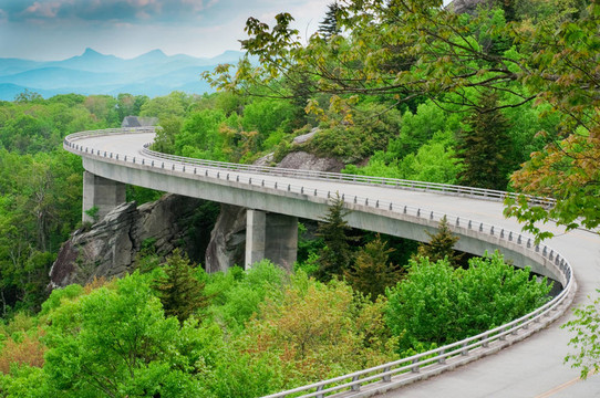 屬灣高架橋