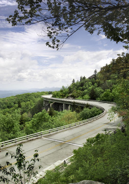 屬灣高架橋