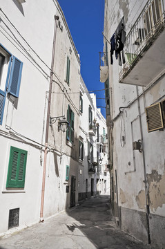 小巷。莫諾波利。Apulia。