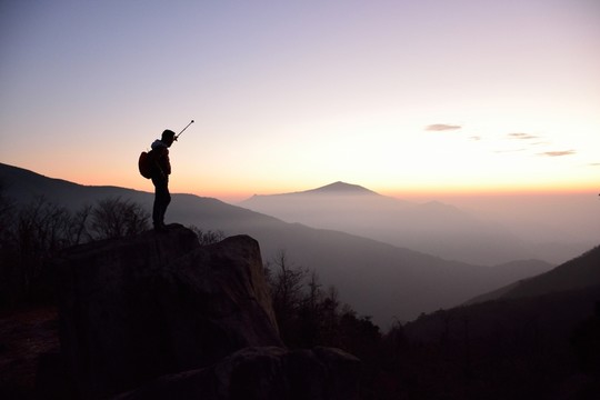 登山者剪影 戶外徒步者剪影