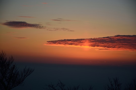 天目山日出