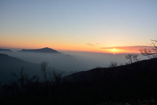 天目山日出