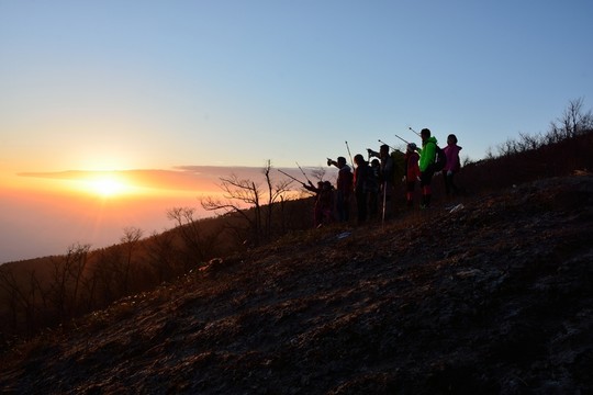 戶外登山剪影 徒步者剪影