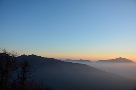 天目山日出
