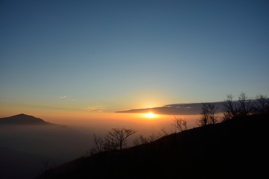 天目山日出