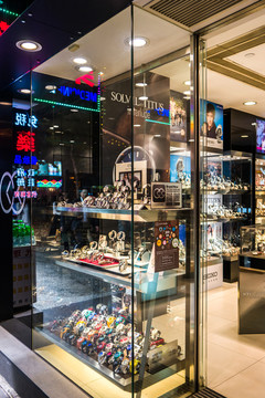 鐘表店櫥窗