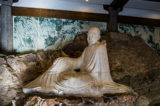 白居易雕像