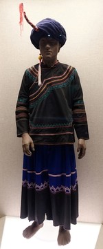 彝族服裝