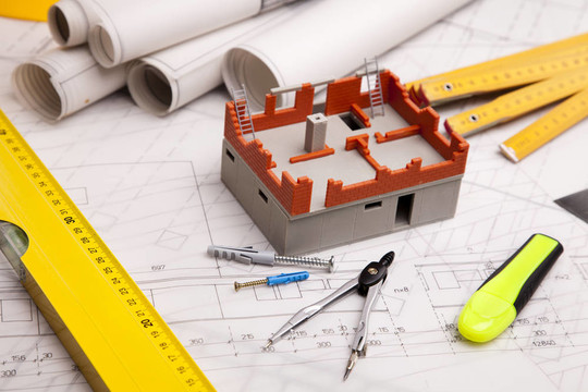 在圖紙上建造工具