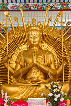 Bodhisattva Guan Yin雕像