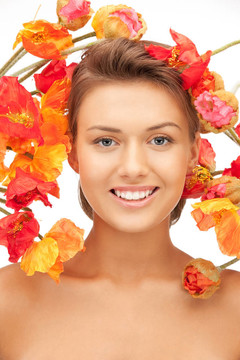 可愛的女人與紅花