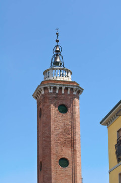 鐘塔。Comacchio。Emilia Romagna。意大利.