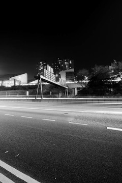 在香港中的黑白色調(diào)的交通