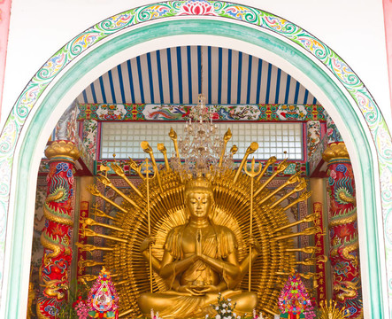 Bodhisattva Guan Yin和款銀的雕像