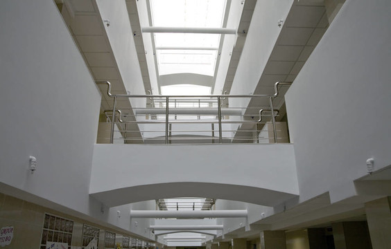 現(xiàn)代辦公建筑室內(nèi)的金屬細(xì)節(jié)