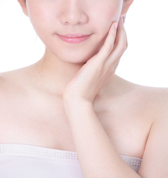年輕女子嘴嘴唇和手觸摸面