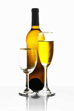 酒瓶和酒杯