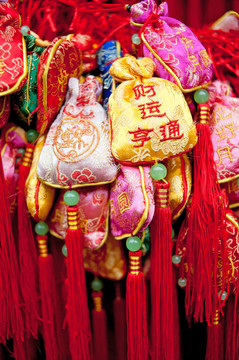 中國傳統(tǒng)香包；新年吉祥物；克利福德