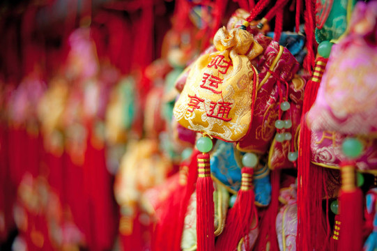 中國(guó)傳統(tǒng)香包；新年吉祥物；克利福德