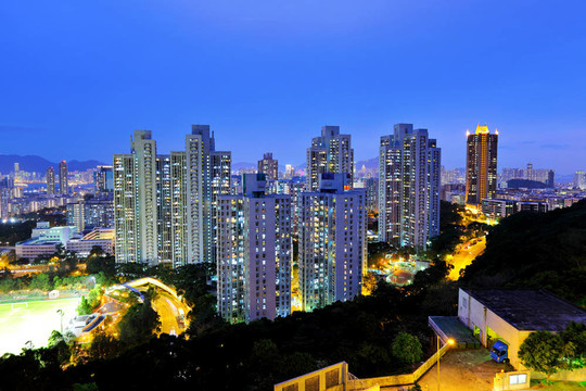 夜晚擁擠的城市