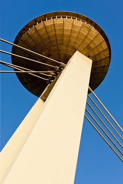 在塔餐廳新的橋梁；布拉迪斯拉發(fā)；斯洛伐克