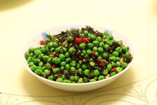 青豆炒酸菜