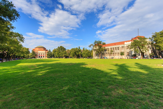 清華大學大草坪大禮堂