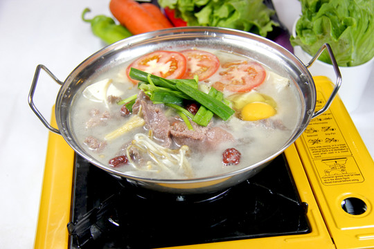 窩蛋牛肉鍋仔