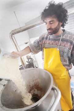 布魯爾將香料中仍