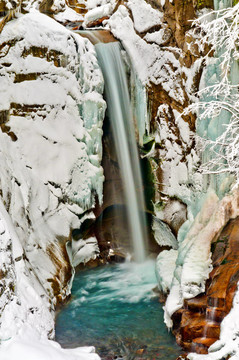 冬天的Christine Falls