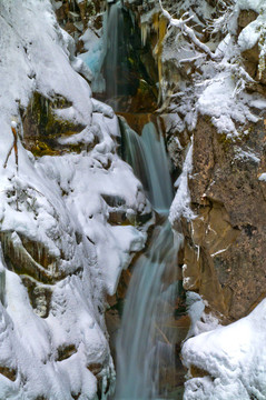 冬天的Christine Falls