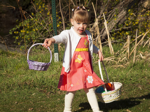 幼兒在復(fù)活節(jié)彩蛋狩獵