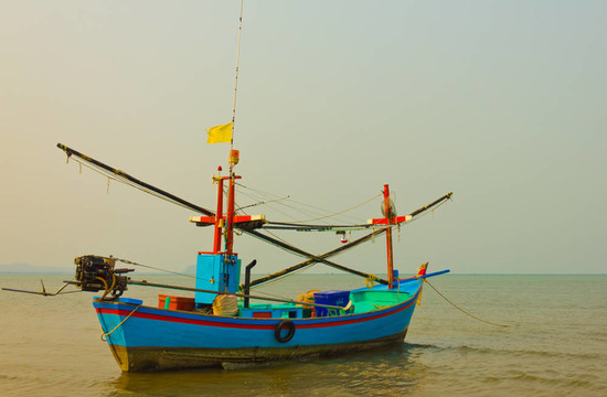 海上漁船