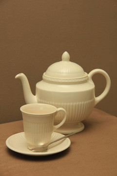 茶壺和杯子靜物