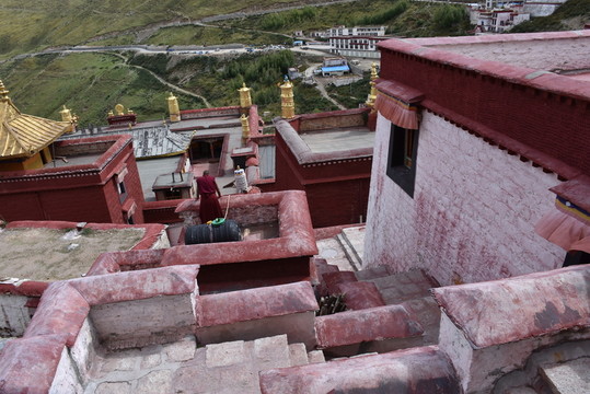 甘丹寺