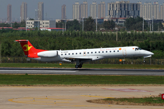 正在降落的天津航空飛機(jī)