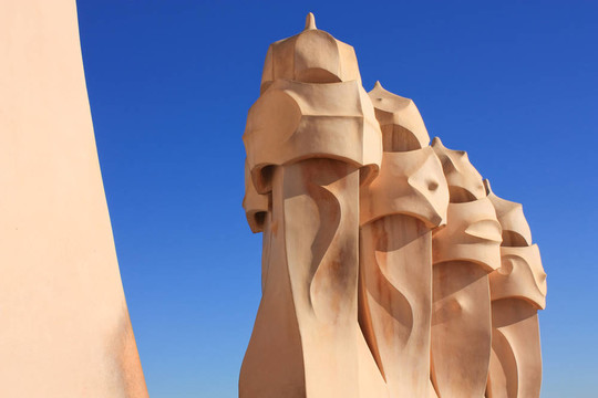 巴塞羅那高德：La Pedrera或Casa Mila