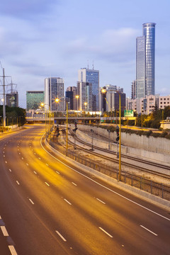 晚上公路