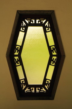 玻璃六角窗的傳統(tǒng)建筑設(shè)計(jì)