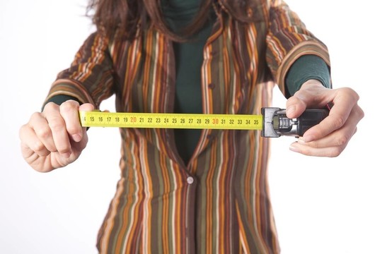 手里拿著米的女人的細(xì)節(jié)