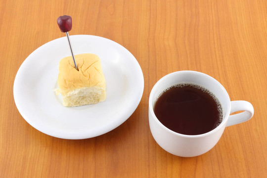 茶和便餐的休息時間。