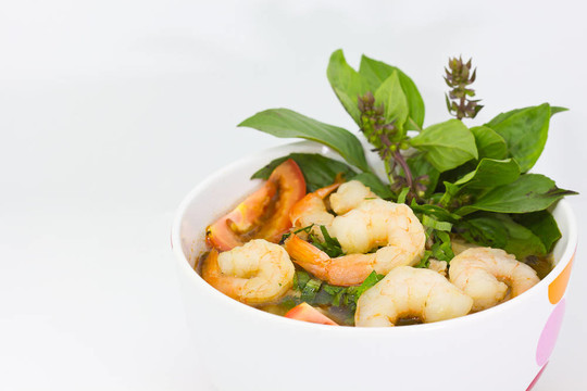 泰國(guó)菜冬陰功湯；泰國(guó)傳統(tǒng)香辣蝦湯