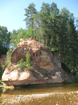 zvarta巖