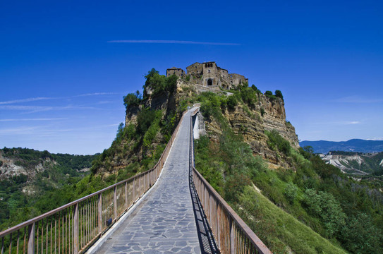 凝灰石村Civita di Bagnoreggio
