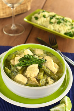蘆筍和Chicken Fricassee
