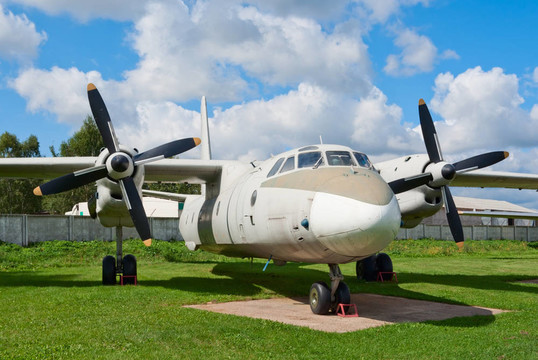 安東諾夫An-26飛機(jī)
