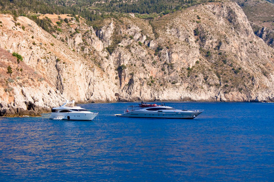 在海上的船；Kefalonia