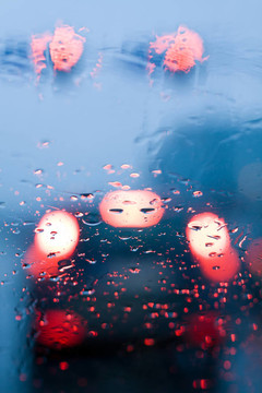 雨中駕駛